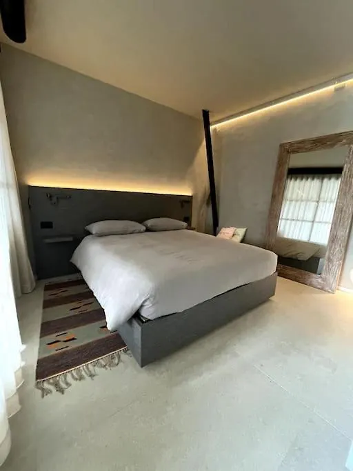 Modern Canal-Side Loft With Private Garden Milan 0*,  Italy