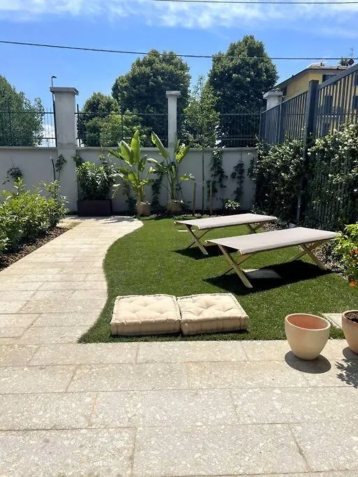 Modern Canal-Side Loft With Private Garden Milan 0*,