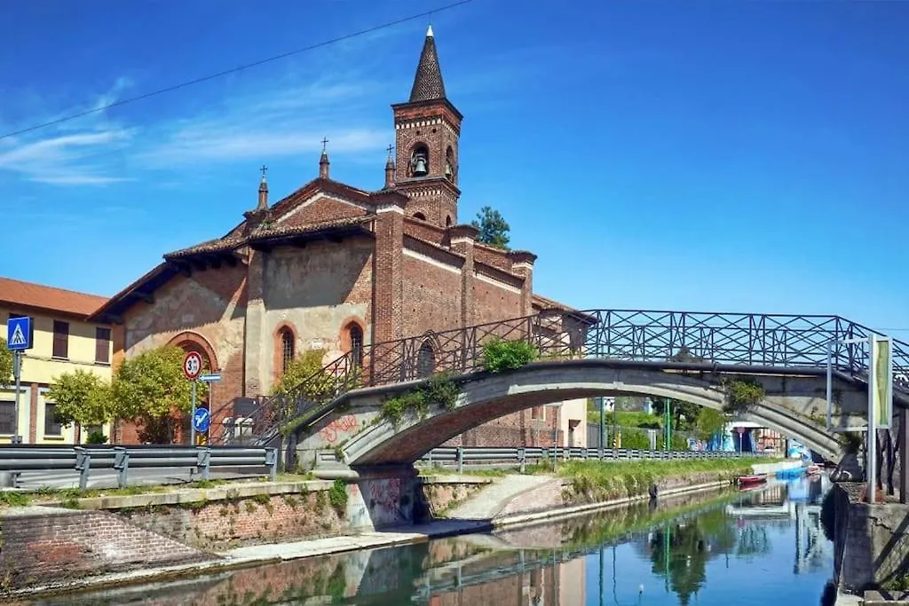 Modern Canal-Side Loft With Private Garden Milan 0*,  Italy